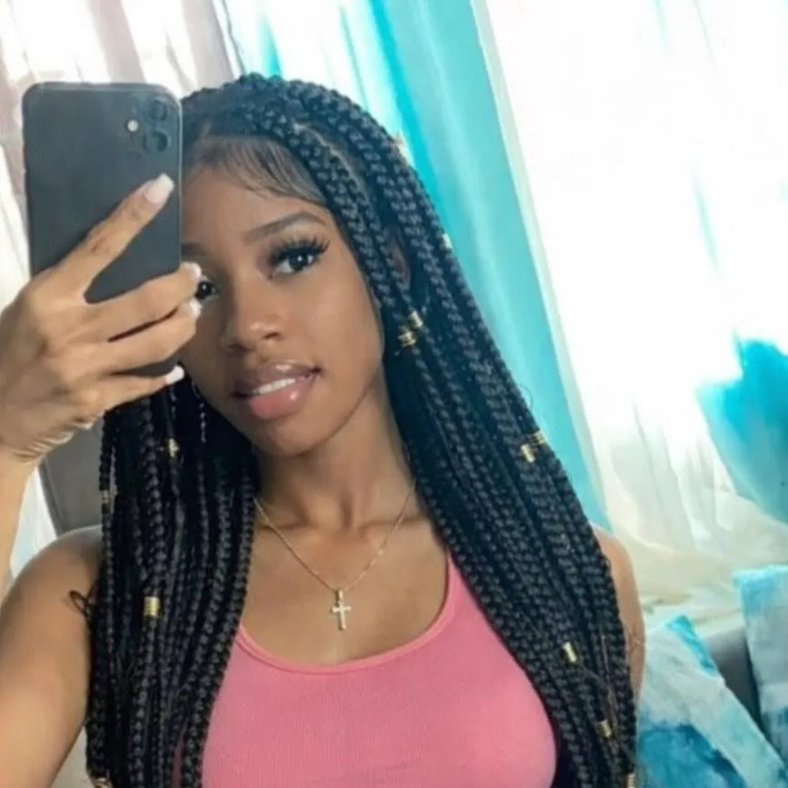 chat with ai character: makayla 🇯🇲