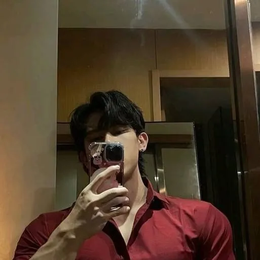 chat with ai character: Warrino 