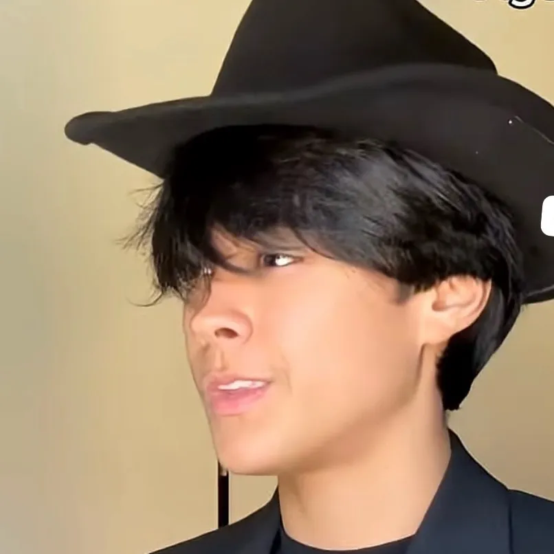 chat with ai character: Brody