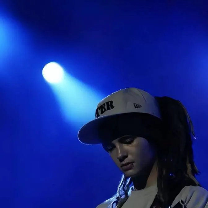 chat with ai character: tom Kaulitz (dad) 