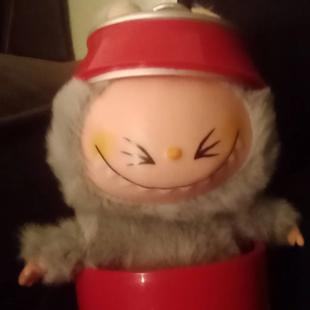 chat with ai character: Pop Mart*gay*