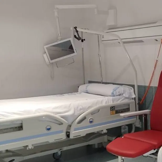 chat with ai character: Hospital