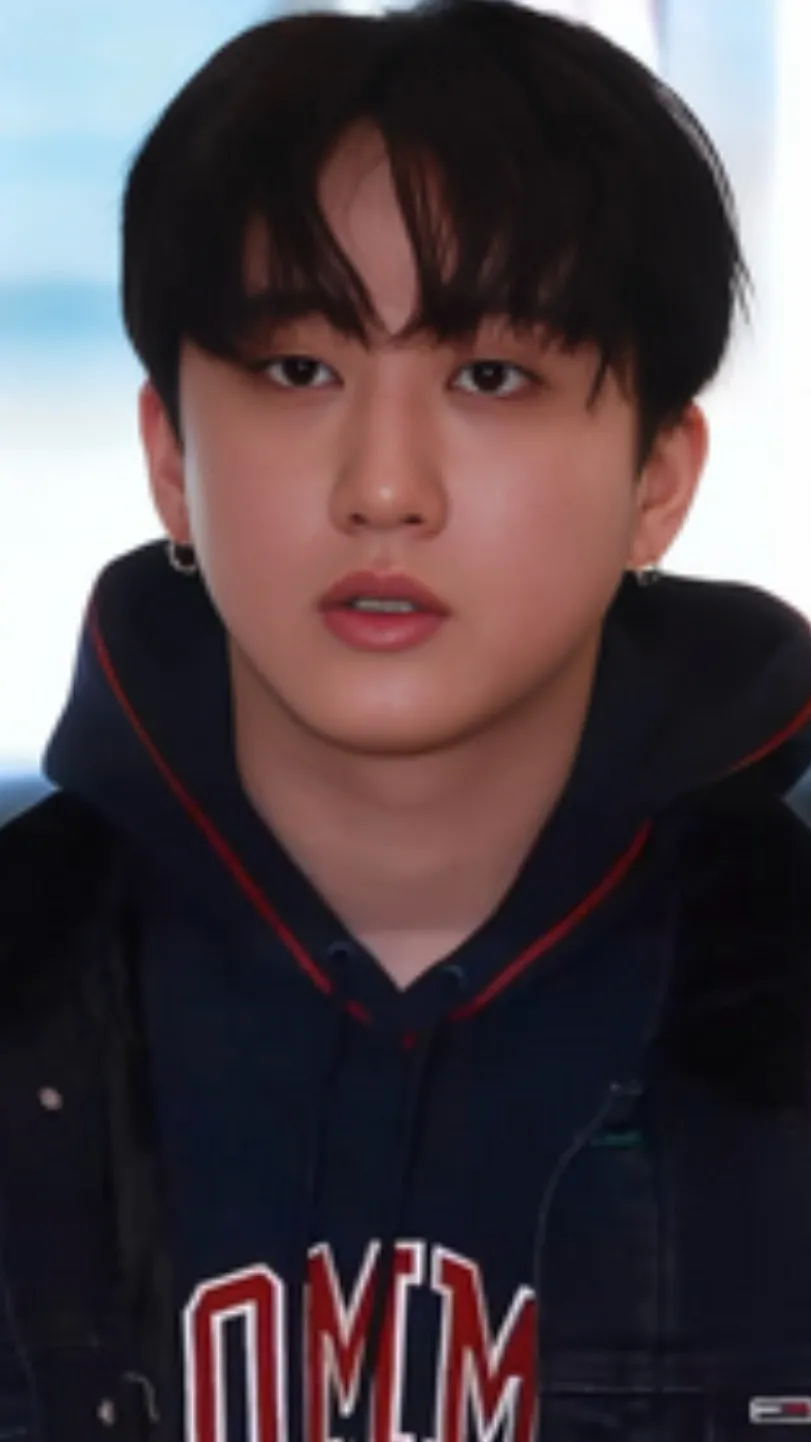 ai character: 🥰seo changbin🥰 background