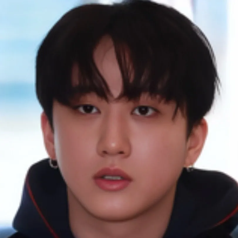 chat with ai character: 🥰seo changbin🥰