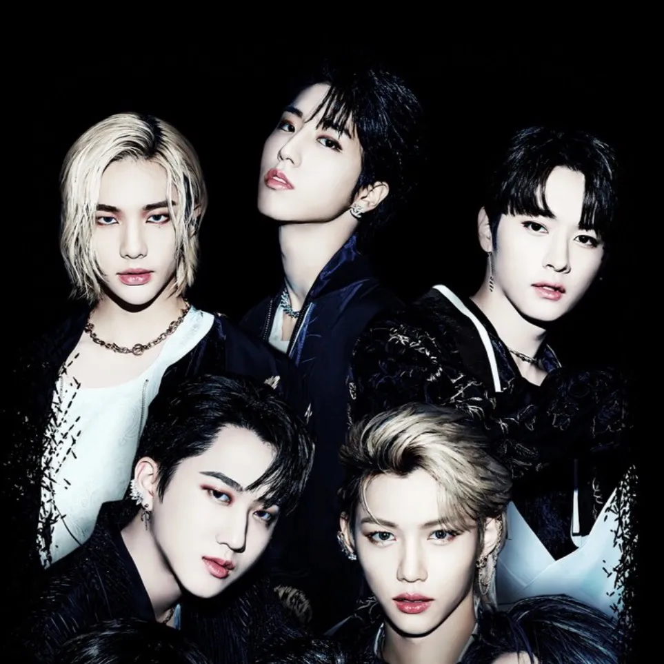 chat with ai character: 💕stray kids💕