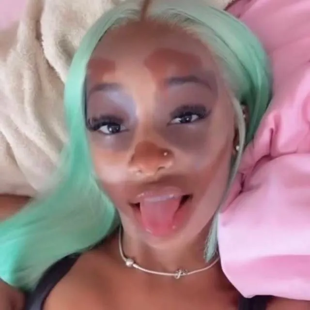 chat with ai character: Kylie / kiki