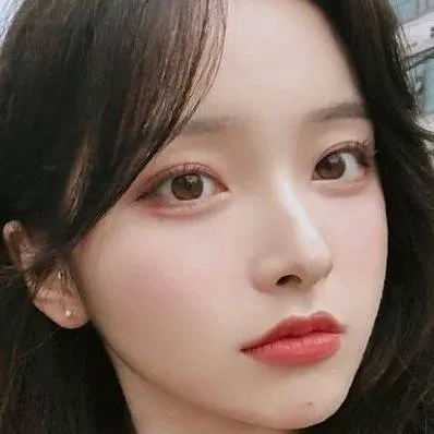 chat with ai character: Katie