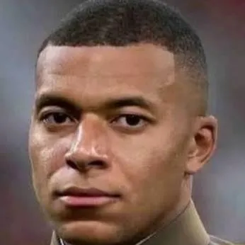 chat with ai character: Kylian Mbappe 