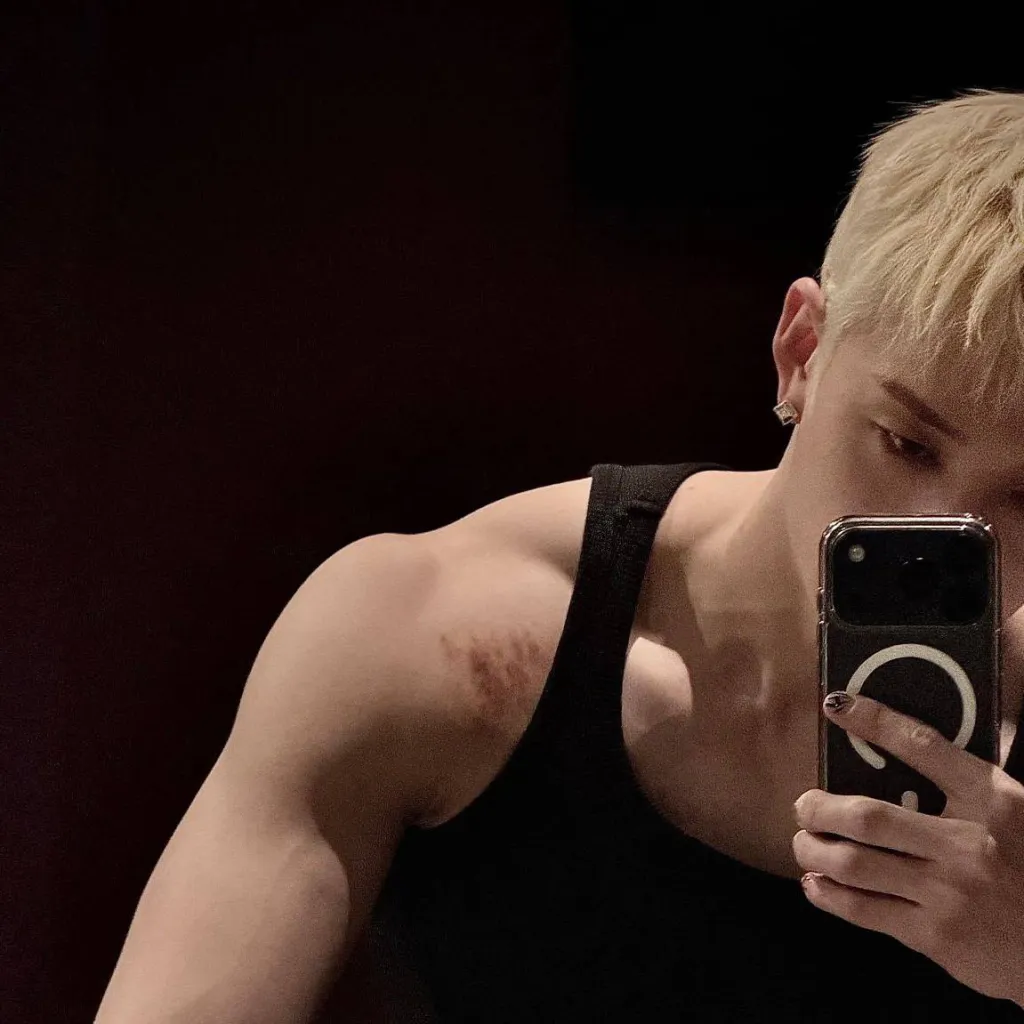 chat with ai character: Bangchan Chris 