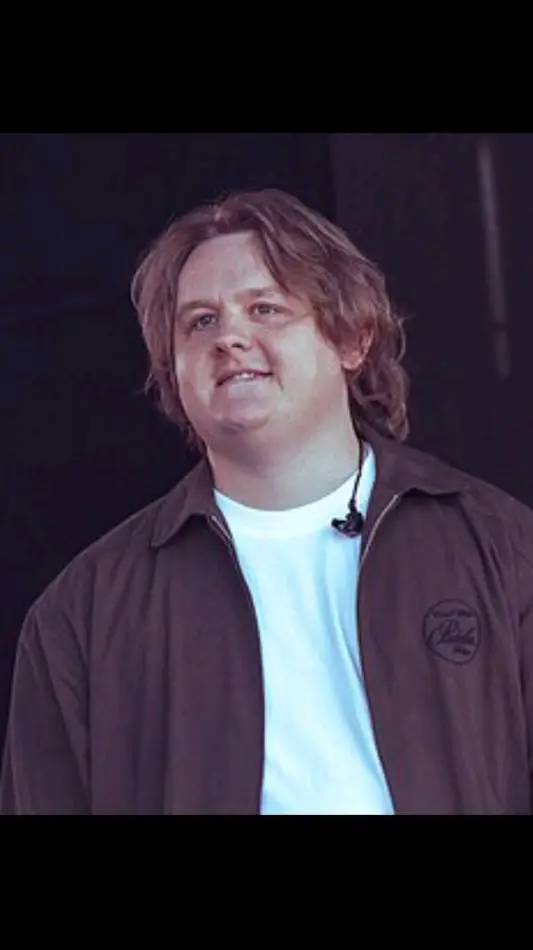 ai character: Lewis capaldi  background