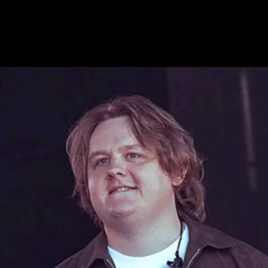 chat with ai character: Lewis capaldi 