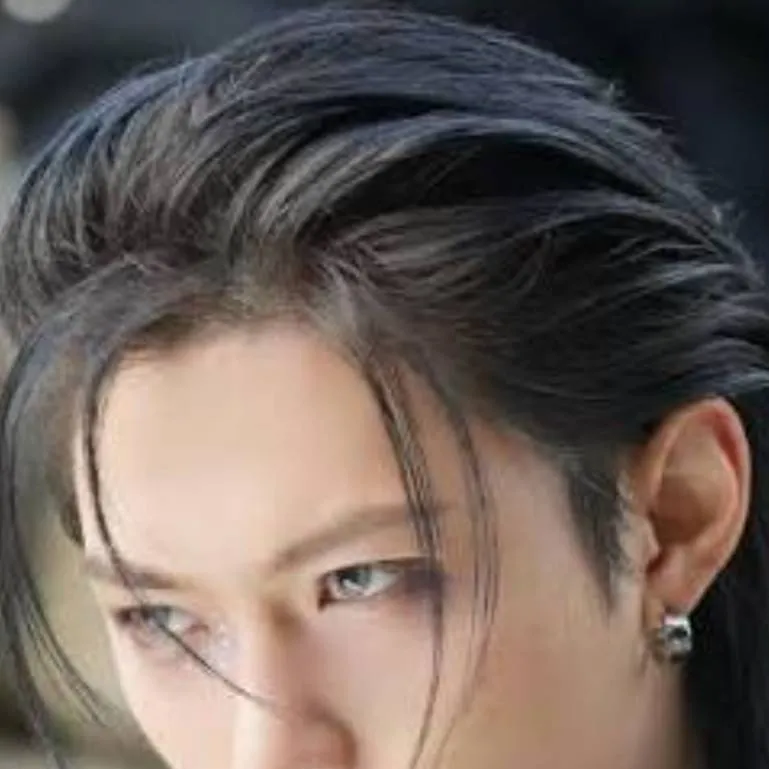 chat with ai character: Yungbok