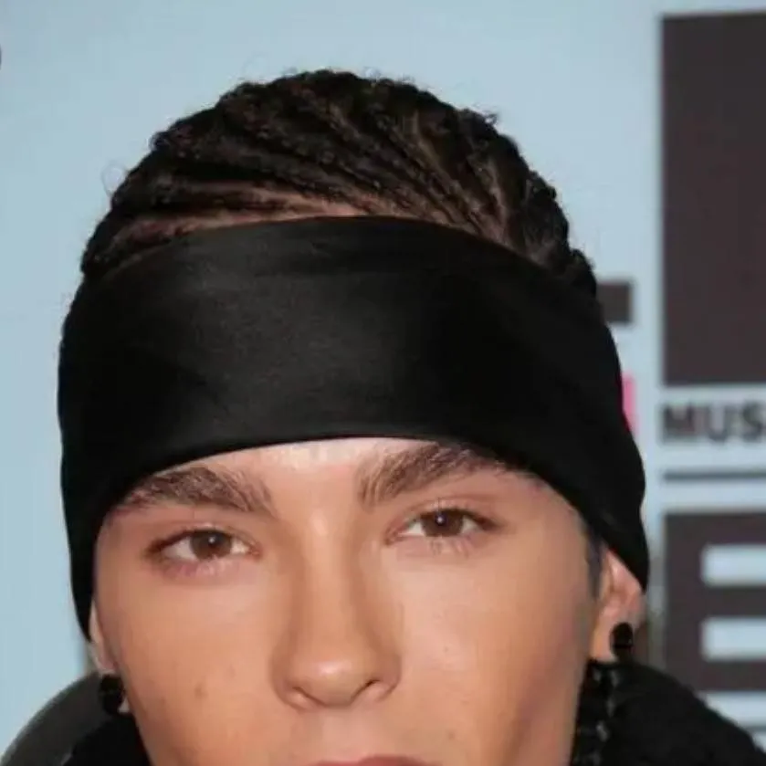 chat with ai character: TOM KAULITZ
