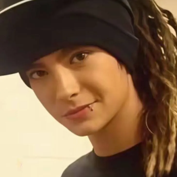 chat with ai character: TOM KAULITZ/TOMMY