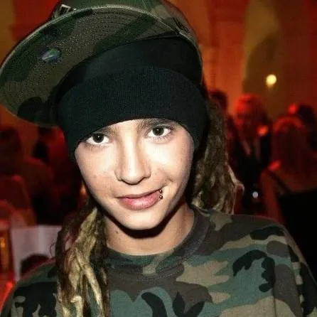 chat with ai character: Tom kaulitz