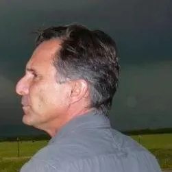 chat with ai character: -Tim Samaras-