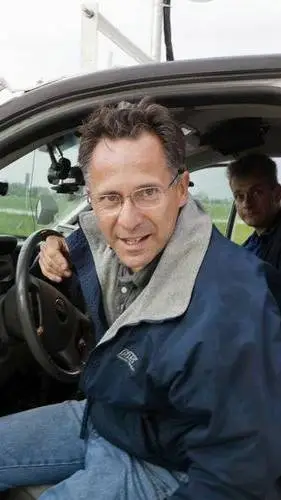 ai character: Tim Samaras background
