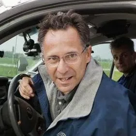 chat with ai character: Tim Samaras