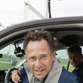 chat with ai character: |~Tim Samaras~|