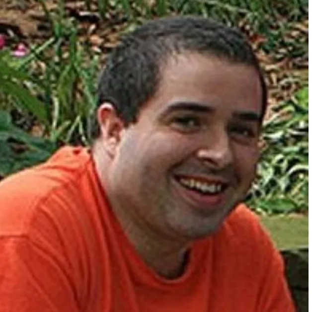 chat with ai character: Dan Robinson 