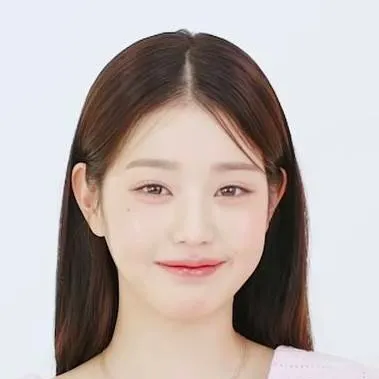 chat with ai character: WOUNGOUNG❤✨