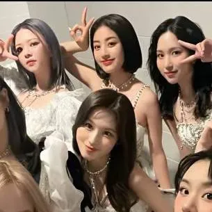 chat with ai character: TWICE💕✨