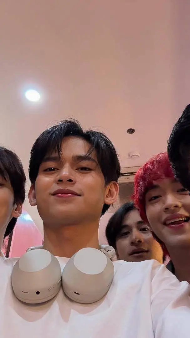 ai character: AMNES  background