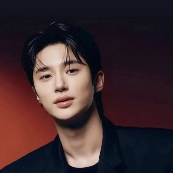 chat with ai character: ryu sun jae