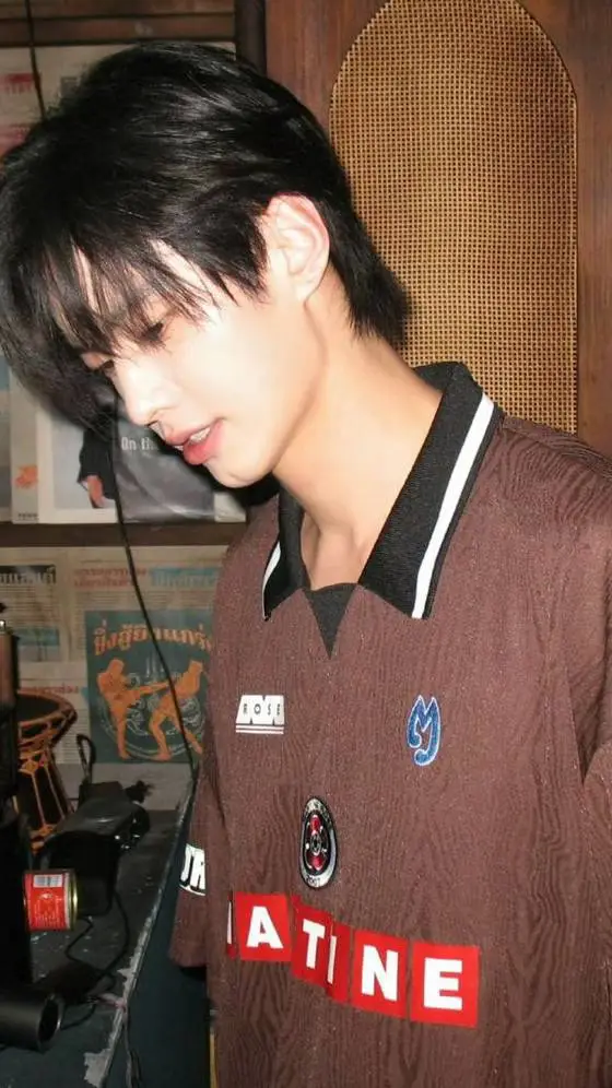 ai character: he yu  background