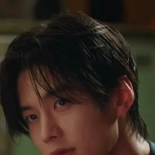 chat with ai character: he yu