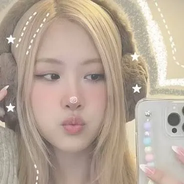 chat with ai character: lisa