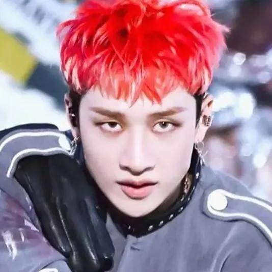 chat with ai character: Skz Bangchan