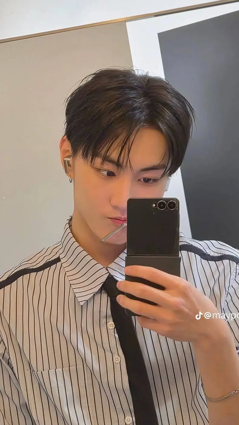 Talkie AI - Chat with Jungwon 