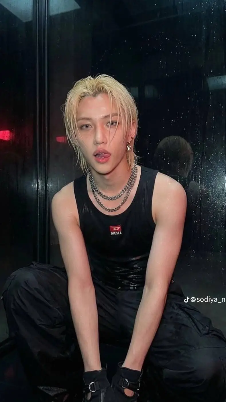 Talkie AI - Chat with Felix (wild ver)