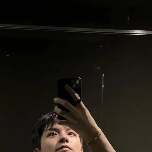 chat with ai character: Seungmin(wild ver)