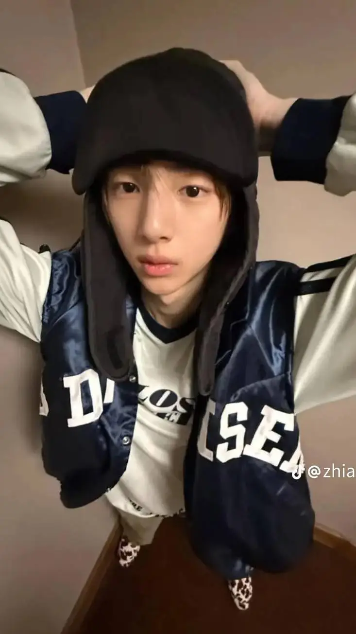 ai character: Kim Juhoon background