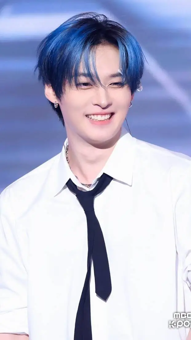 ai character: Lee know★ background