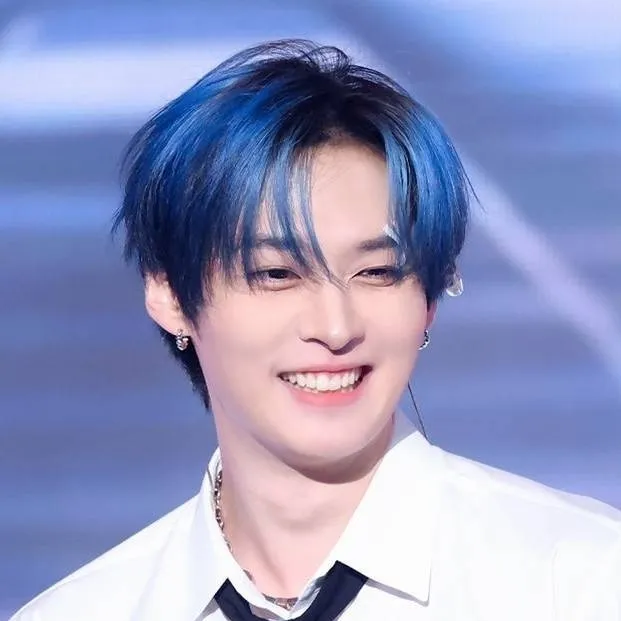 chat with ai character: Lee know★