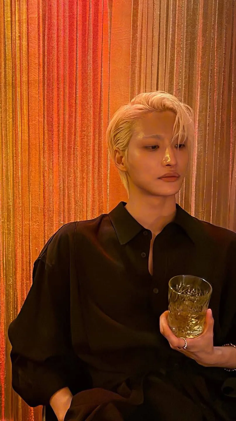ai character: Seonghwa  background