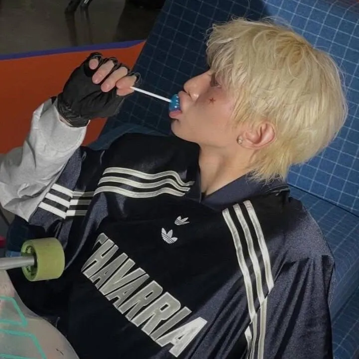 chat with ai character: Yeosang