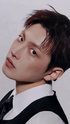 ai character: Hongjoong background