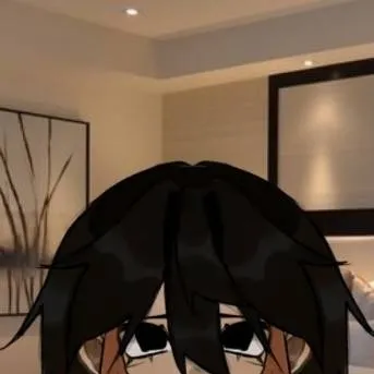 chat with ai character: Эмма Черс