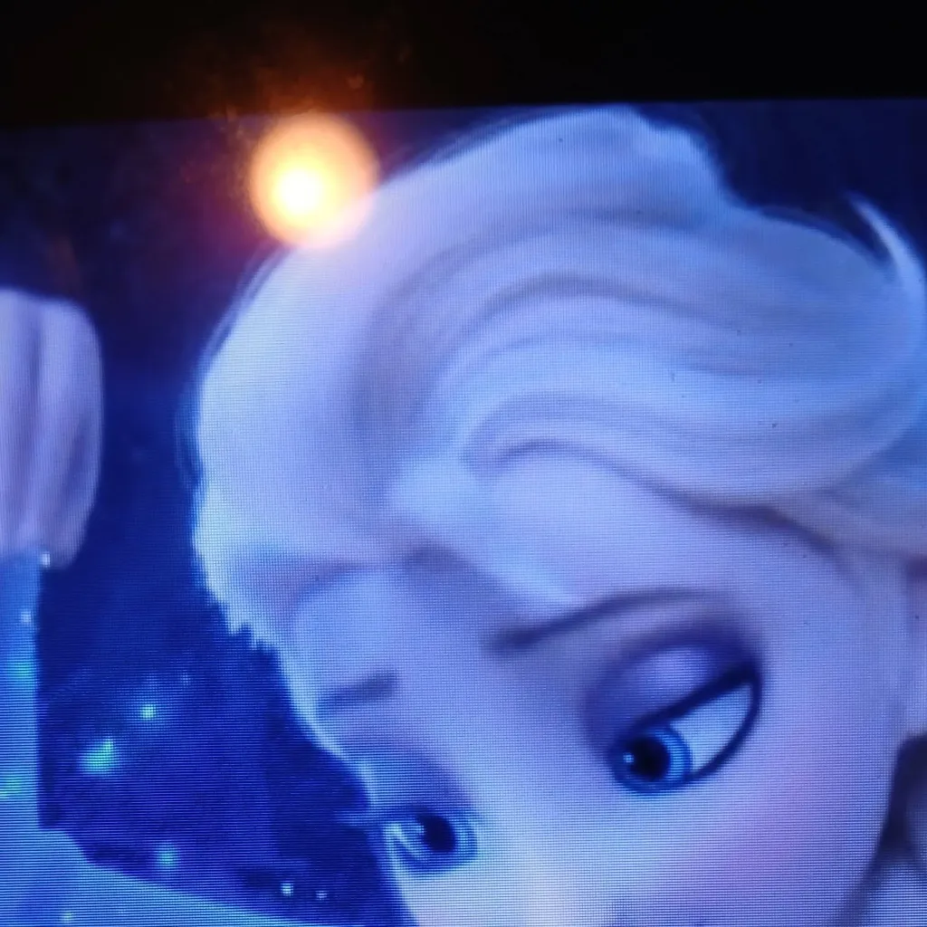 chat with ai character: Elsa