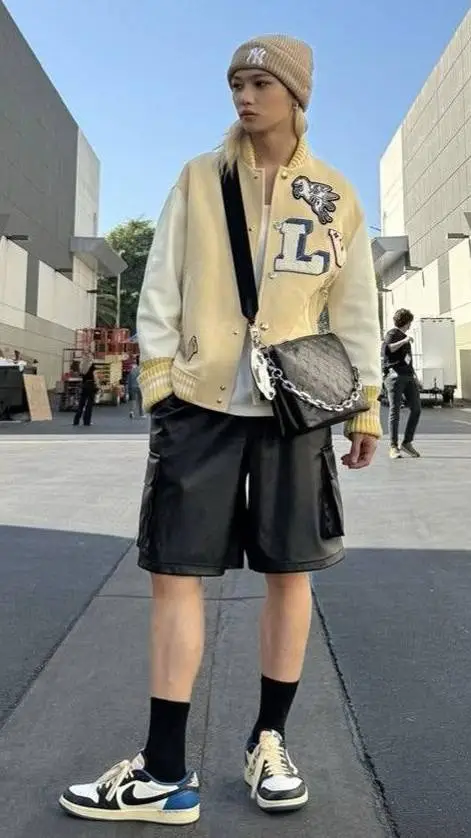 ai character: felix 🐥 background