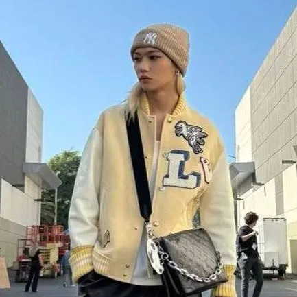 chat with ai character: felix 🐥