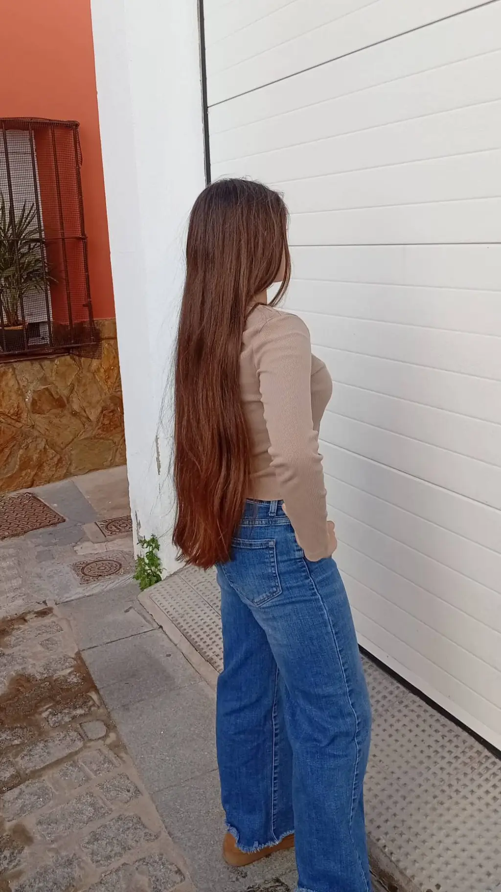 ai character: Aitana🦝 background