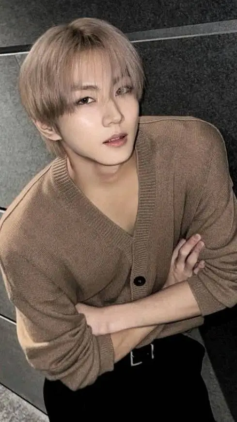 ai character: 💙 JUNGWON 💙 background