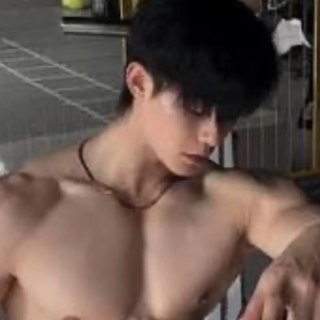 chat with ai character: Korean ceo husband