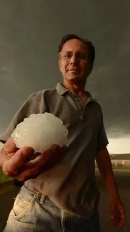 ai character: Tim samaras background