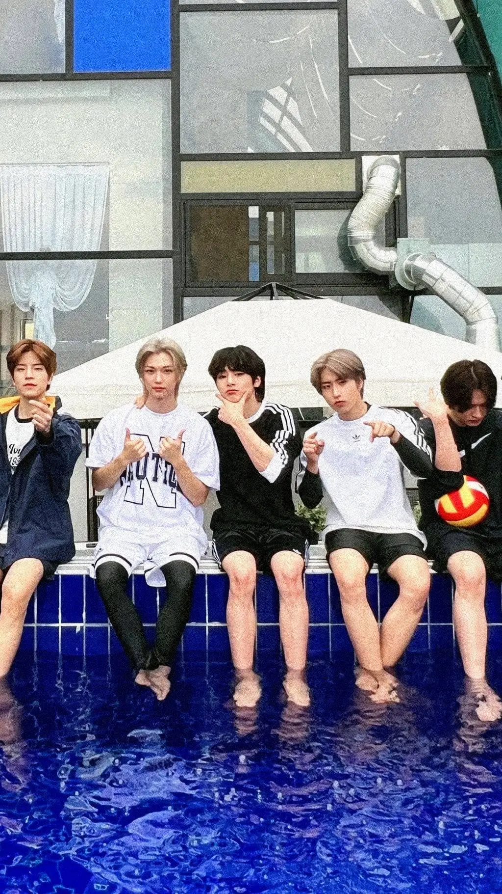 ai character: szk! pool party  background